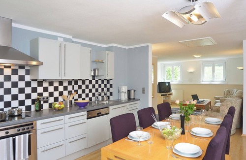 Ossiach Apartment | Apartment 'Villa Müller Turmfalke' with Lake View, Shared Garden and Wi-Fi