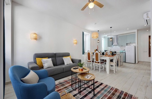 Monchique Apartment | Apartment 'Villa Xique 9' with Balcony, Wi-Fi and Air Conditioning