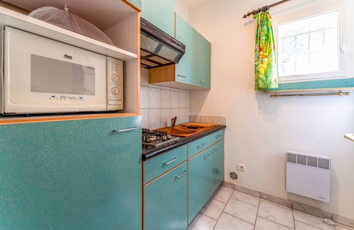 Vallabrix Apartment | Apartment 'Villabrix Near Uzès' with Wi-Fi