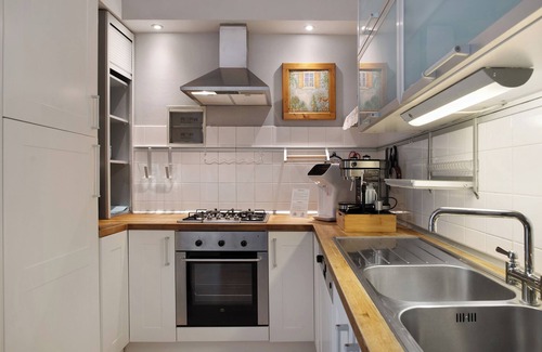 Pergine Valsugana Apartment | Apartment 'Vinc Trotti House Of Dj-vu' with Mountain View, Wi-Fi and Air Conditioning