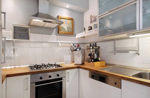 Pergine Valsugana Apartment | Apartment 'Vinc Trotti House Of Dj-vu' with Mountain View, Wi-Fi and Air Conditioning