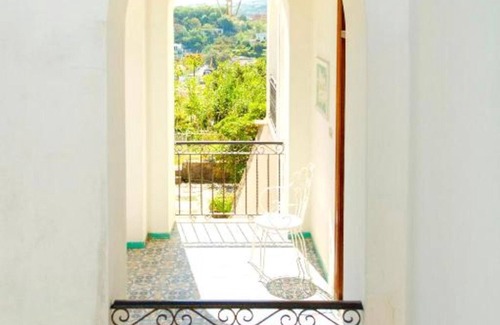 Ischia Porto Apartment | Apartment 'Vista Golfo' with Sea View, Private Terrace and Wi-Fi