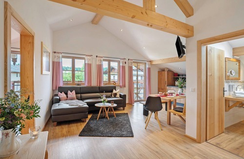 Hoslwang Apartment | Apartment 'Waldblick' with Private Garden, Balcony and Wi-Fi