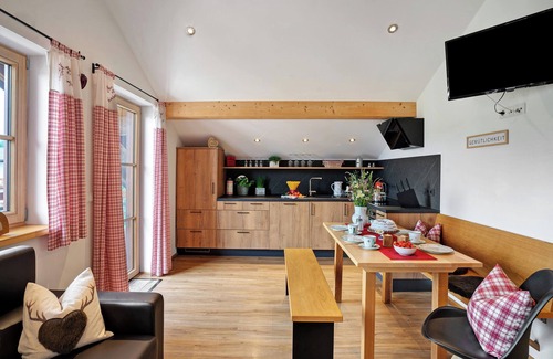 Hoslwang Apartment | Apartment 'Waldblick' with Private Garden, Balcony and Wi-Fi