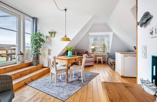 Wesselburen Apartment | Apartment 'Weitblick' with Balcony and Wi-Fi