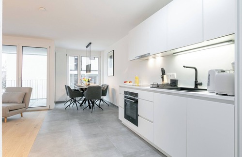 Buers Apartment | Apartment with a terrace surrounded by mountains
