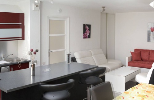 Frejus Port Apartment | apartment with air conditioning swimming pool and sea 100 m closed box Port-Fréjus