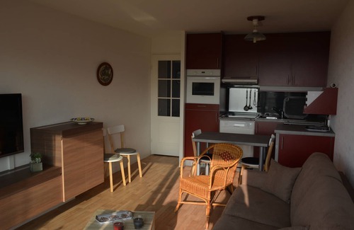 Criel-sur-Mer Apartment | Apartment with balcony, overlooking the sea and cliff, facing south.