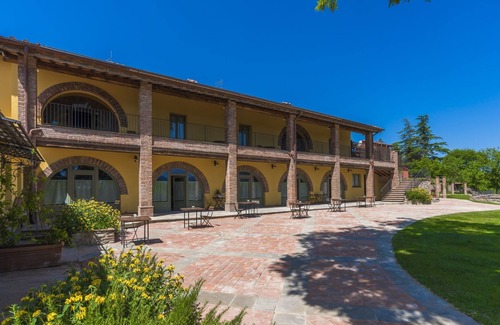 Laterina Apartment | Apartment with breathtaking views of Tuscan countryside with pool, 50 minutes from Florence