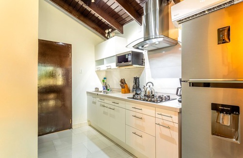 Boroncana Apartment | Apartment with Charming Patio+ BBQ Near Beach! FREE Util's