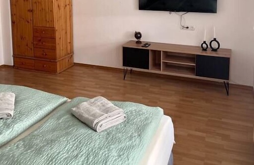 Aldrans Apartment | Apartment with garden view