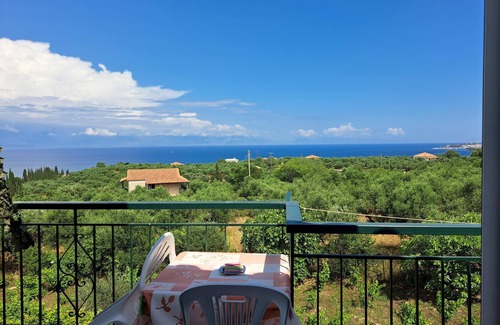 Kompi Apartment | Apartment with great sea view and tavern on the doorstep