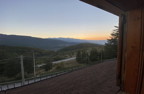 Campo di Giove Apartment | Apartment with panoramic view, fireplace, terrace and garden.