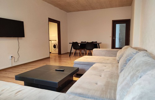 Wiesloch Apartment | Apartment with kitchen, bathroom and terrace