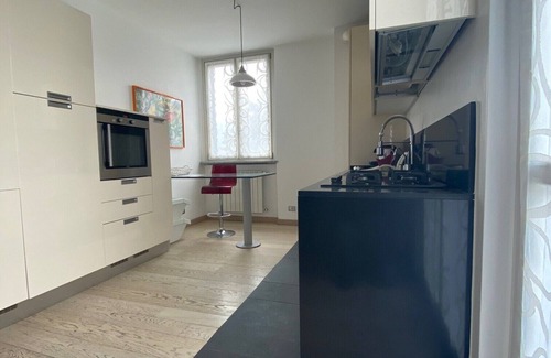 Porto Ceresio Apartment | Apartment with lake view for a relaxing vacation