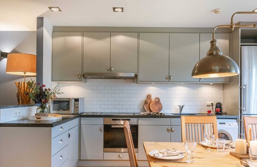 Wavre Apartment | Apartment with lake and tennis court
