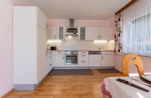 Muhldorf Apartment | Apartment with large terrace and garden