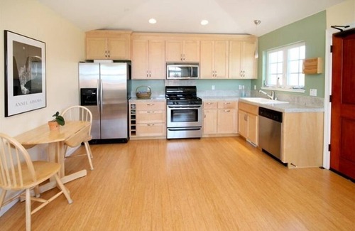 Westside Santa Cruz Apartment | Apartment with ocean views
