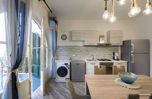 Santa Flavia Apartment | Apartment with seafront terrace (Kafara Beach)