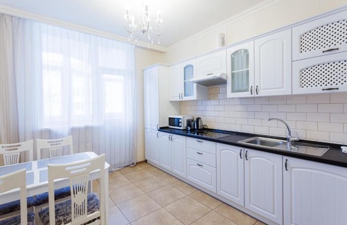 Darnyckyj Apartment | Apartment with two Bedroom on Bazhana 8b