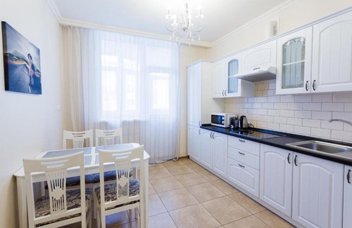 Darnyckyj Apartment | Apartment with two Bedroom on Bazhana 8b