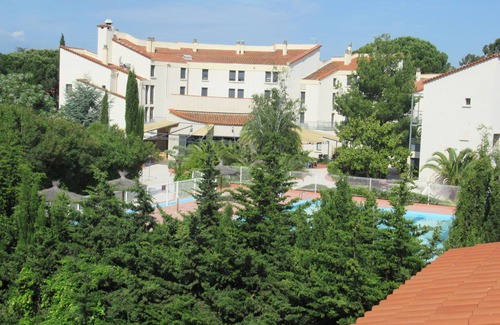 Alenya Apartment | Apartment with view on pine forest and calm