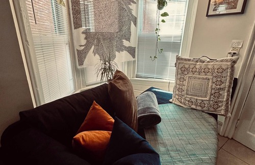 Mill River Apartment | Apartment Wooster Square. Yale. Free Parking. Dwntwn.