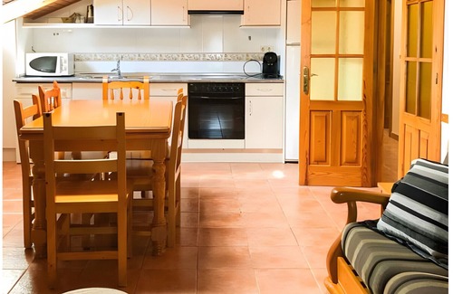 Salinas Apartment | Apartment 'Yerga' with Wi-Fi