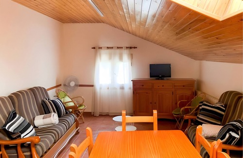 Salinas Apartment | Apartment 'Yerga' with Wi-Fi
