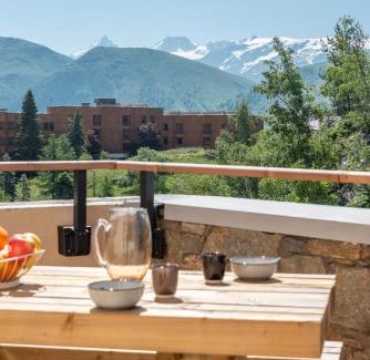 Eclose-Est Apartment | Apartment Yucca Alpe d'Huez - by EMERALD STAY