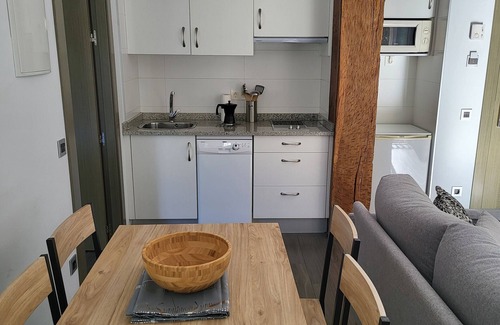 Ituren Apartment | Apartment 'Zakuzaharra' with Mountain View, Wi-Fi and Air Conditioning