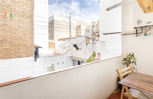 Benicalap Apartment | Apartment 'Zona Doctor Peset' with Private Terrace, Wi-Fi and Air Conditioning