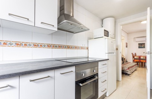 Benicalap Apartment | Apartment 'Zona Garbí - B' with Wi-Fi and Air Conditioning
