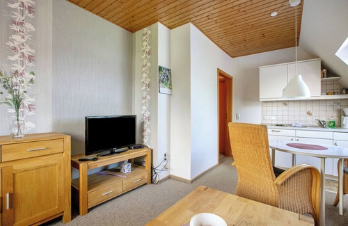 Stinteck Apartment | Apartment 'Zweizimmerwohnung' with Shared Garden and Wi-Fi