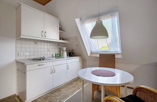 Stinteck Apartment | Apartment 'Zweizimmerwohnung' with Shared Garden and Wi-Fi