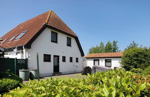 Stinteck Apartment | Apartment 'Zweizimmerwohnung' with Shared Garden and Wi-Fi