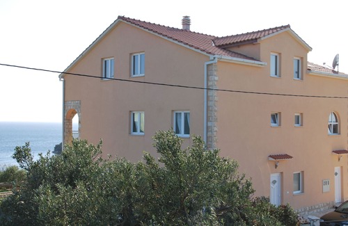 Maslinica Apartment | Apartments A2 with a view of Sesula Bay, a few minutes from the beach.