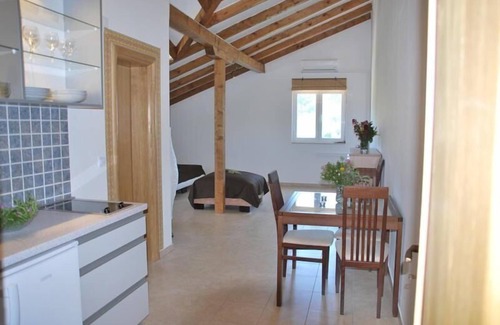 Maslinica Apartment | Apartments A3 with a view of Sesula Bay, a few minutes from the beach.