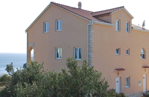 Maslinica Apartment | Apartments A3 with a view of Sesula Bay, a few minutes from the beach.