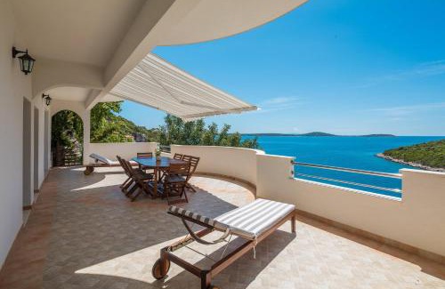 Vinisce Apartment | Apartments Amavi