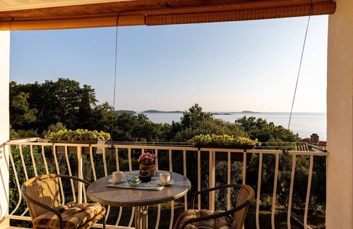 Plat Apartment | Apartments Belenum - Double Room with Balcony and Sea View (no.2)