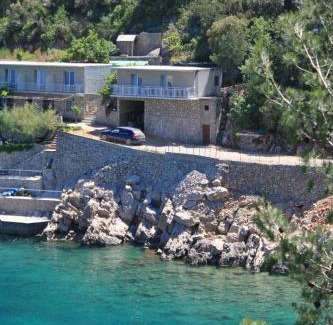 Bogomolje Apartment | Apartments by the sea Cove Mala Pogorila, Hvar - 8953