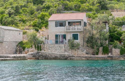 Cove Donja Krusica (Donje selo) Apartment | Apartments by the sea Cove Donja Kruscica - Donja Krusica, Solta - 11146