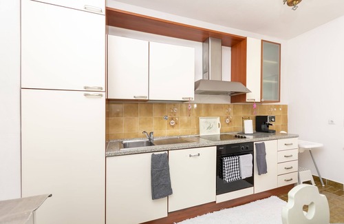 Duce Apartment | Apartments Diora (45861-A1) - Duce