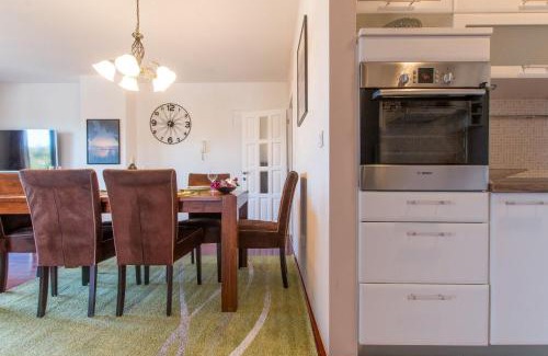Dugis Apartment | Apartments Duki - sea view