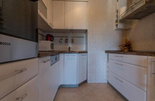 Dugis Apartment | Apartments Duki - sea view