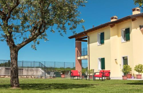 Calmasino Apartment | Apartments Giuliana
