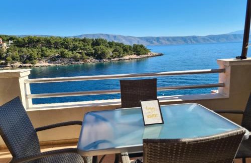 Cove Basina (Jelsa) Apartment | Apartments Habek 2