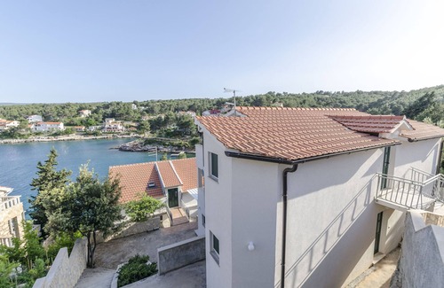 Cove Basina (Jelsa) Apartment | Apartments Ivo (38671-A4) - Basina