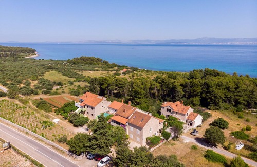 Mirce Apartment | Apartments Jakov (41861-A2) - Mirca - island Brac